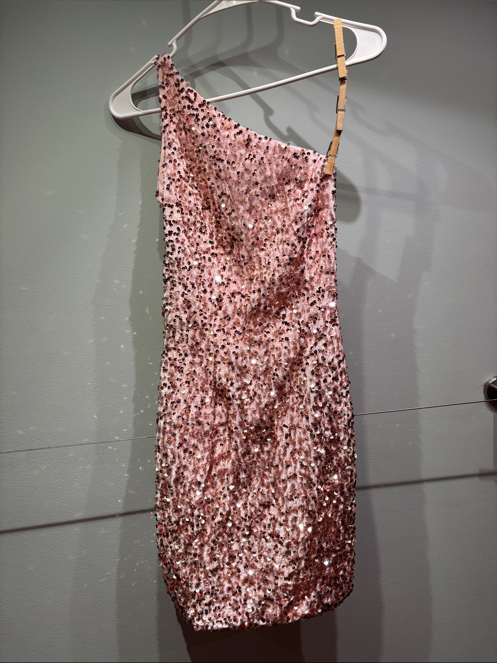 One-Shoulder Pink Sequin Cocktail Dress